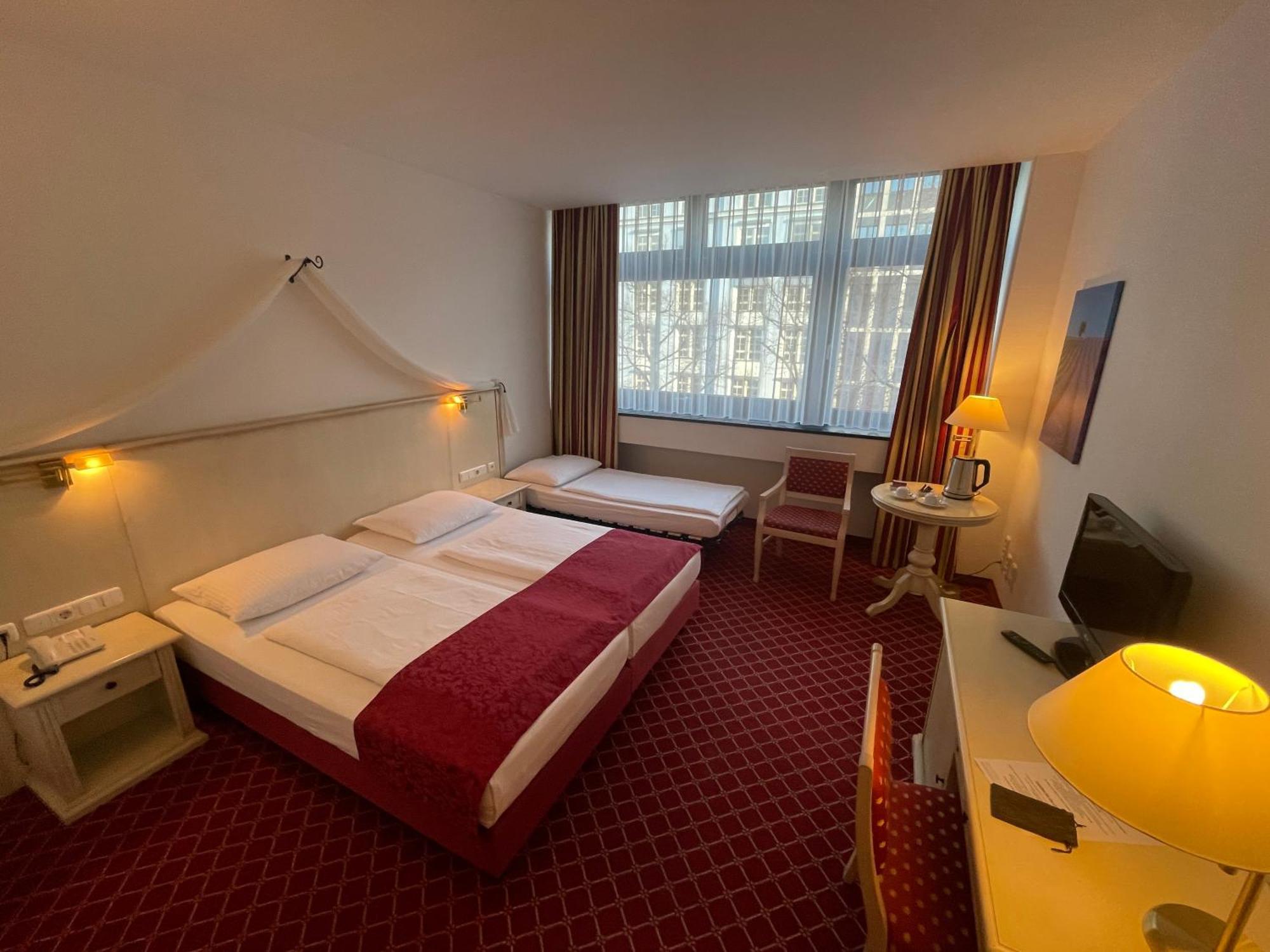 Triple Room,1363502285:JPEG